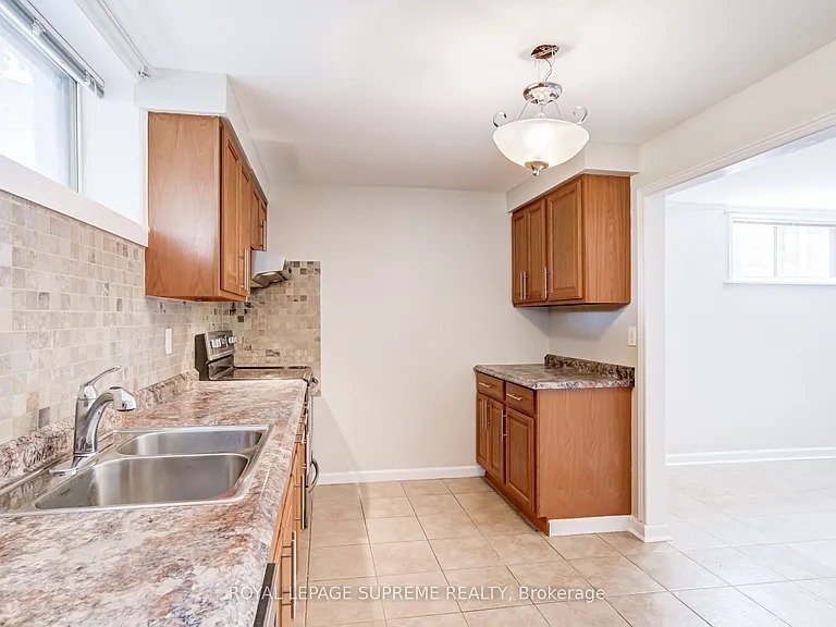 5 Paramount Ct #BASEMENT — Photo 13
