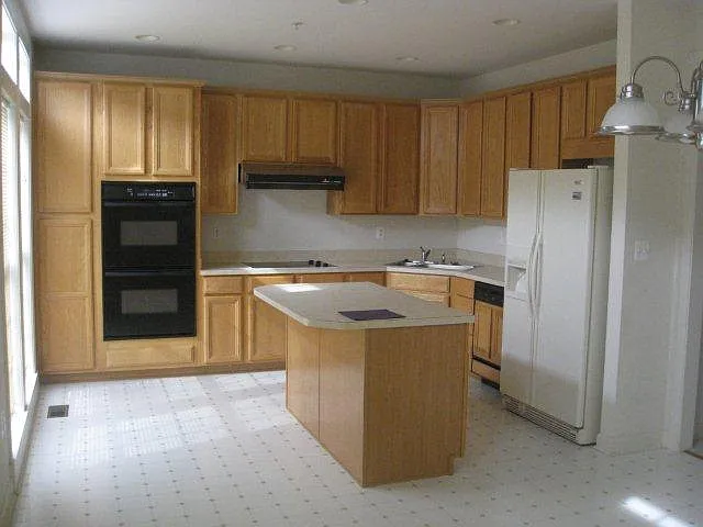 115 Elmira Ln — Photo 3