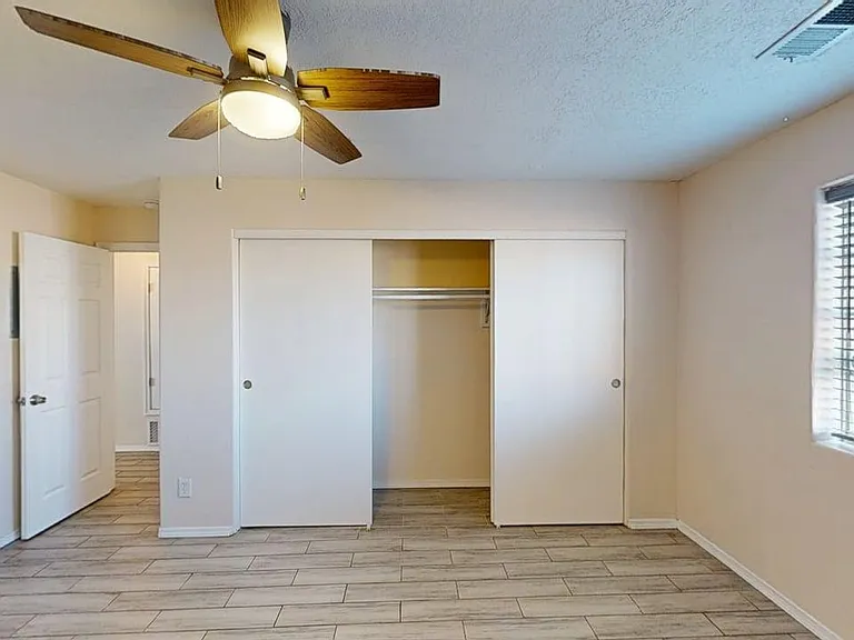 Sleek, Contemporary Efficiency - Live El Campo on Route 66! — Photo 21