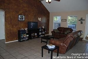 5th image of 1702 Parkview Dr
