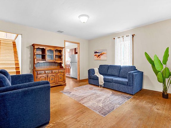 4th image of 1027 S St