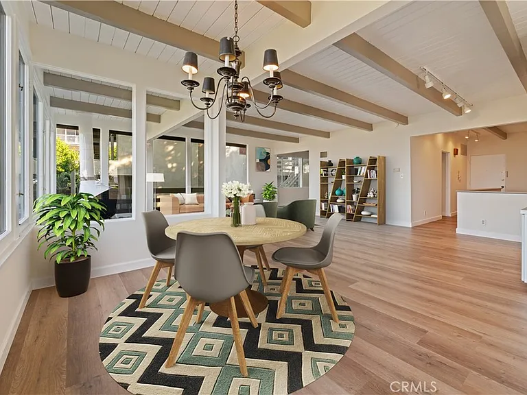 3230 Wrightwood Studio Ctr — Photo 10
