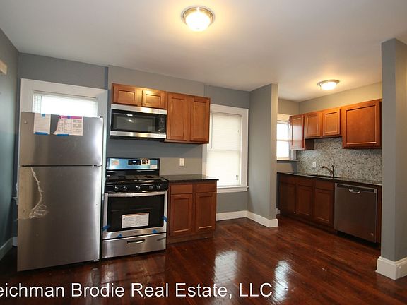 2nd image of 84 Morris St #1