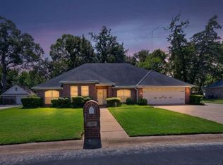 202 Northcreek Dr, Chandler, TX 75758