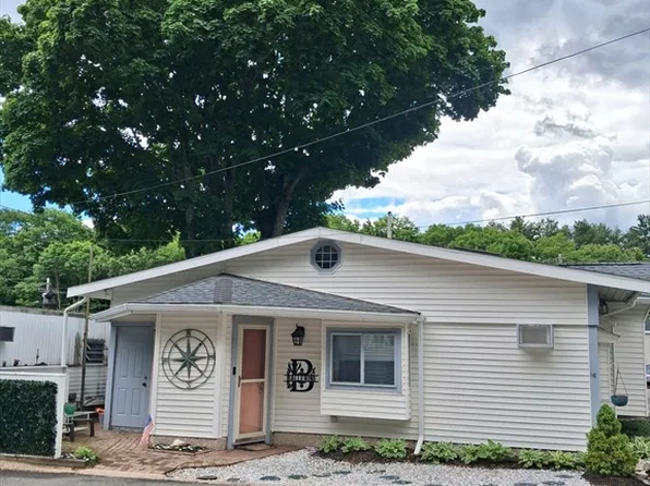 41 Pine St #16, Peabody, MA 01960