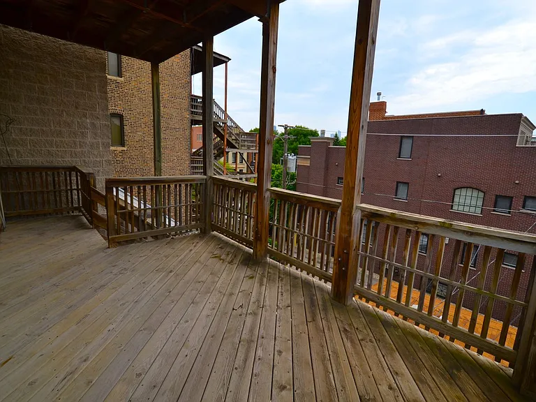 1139 W Webster Ave — Photo 8