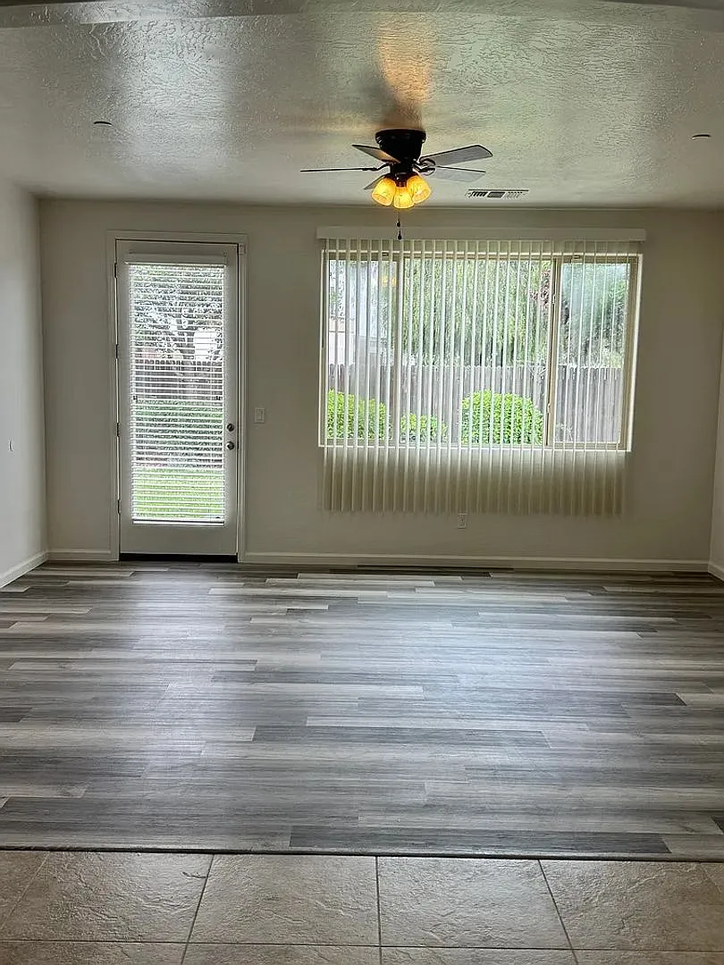 Beautiful Home! Coming Soon October 1! — Photo 4