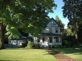 83 Parkside St, Longmeadow, MA 01106