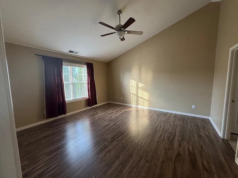 10916 Collington Dr — Photo 15