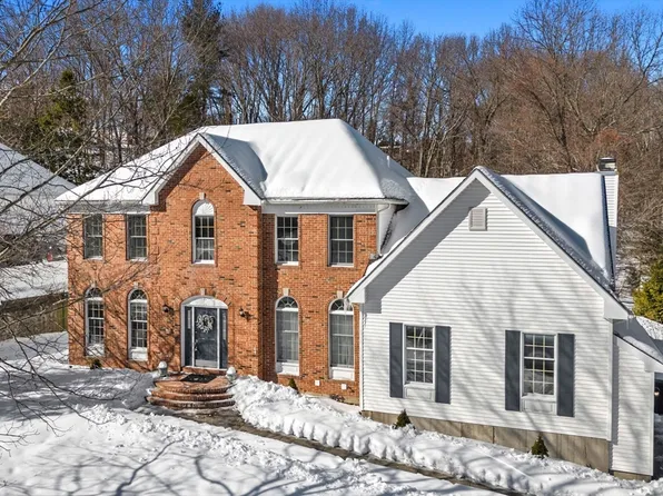 115 Rosemont Dr, North Andover, MA 01845