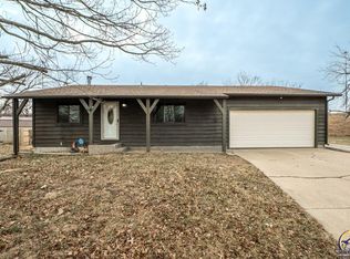 1033 SW Marge Ct, Topeka, KS 66615