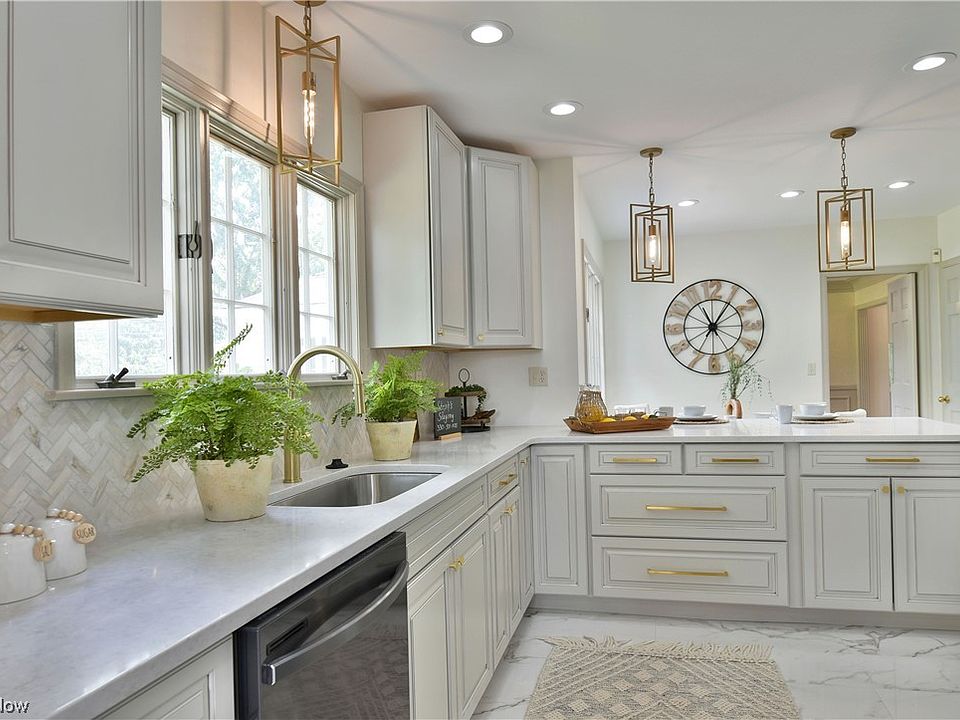 556 Fairway Dr NE, Warren, OH 44483 MLS 4455614 Zillow