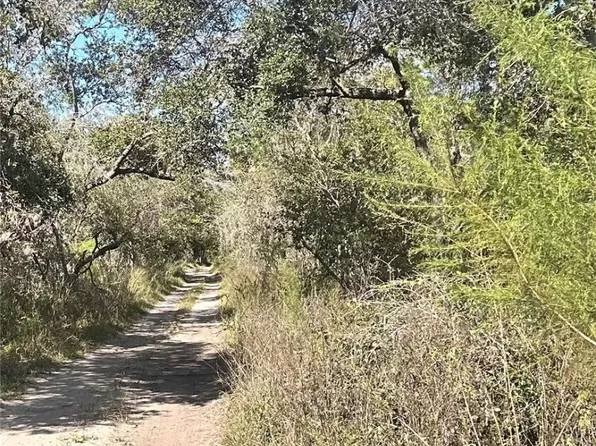 6317 E Banyan Pl, Sebring, FL 33875