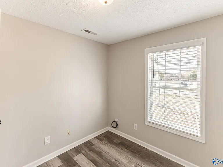 6975 Wall Triana Hwy — Photo 14