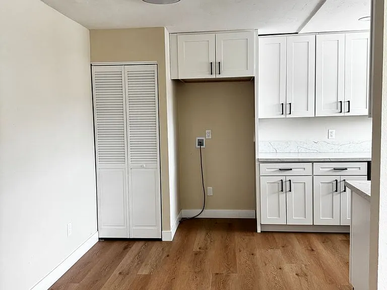 First St Manor Apartments — Photo 8