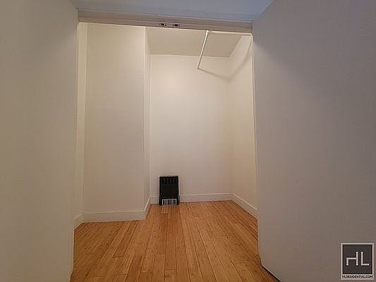 4th image of 336 W 19th St #Dd