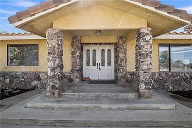2nd image of 1522 W Avenue L8