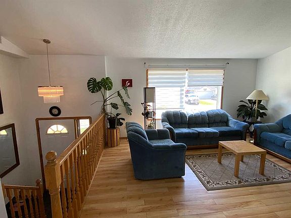5th image of 52 SE Upland Dr W