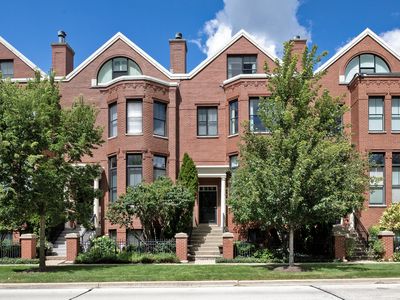 1803 Admiral Ct, Glenview, IL, 60026