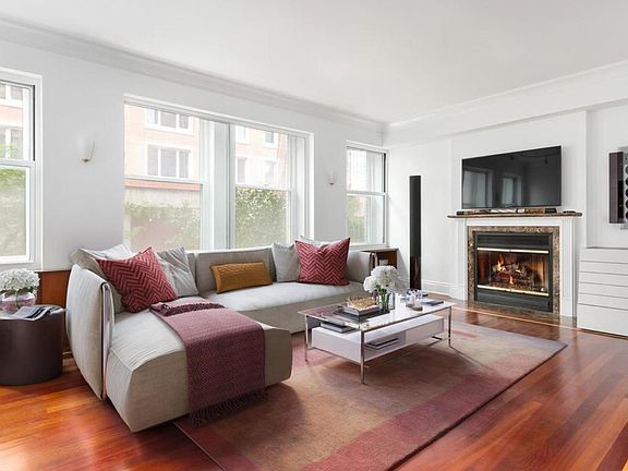 4th image of 223 W 80th St #7A