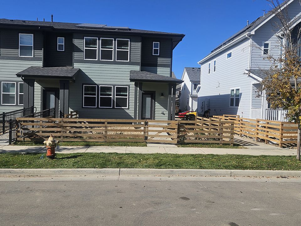 1st image of 770 Nob Hill Ln
