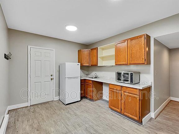 3rd image of 710C Wythe Ln
