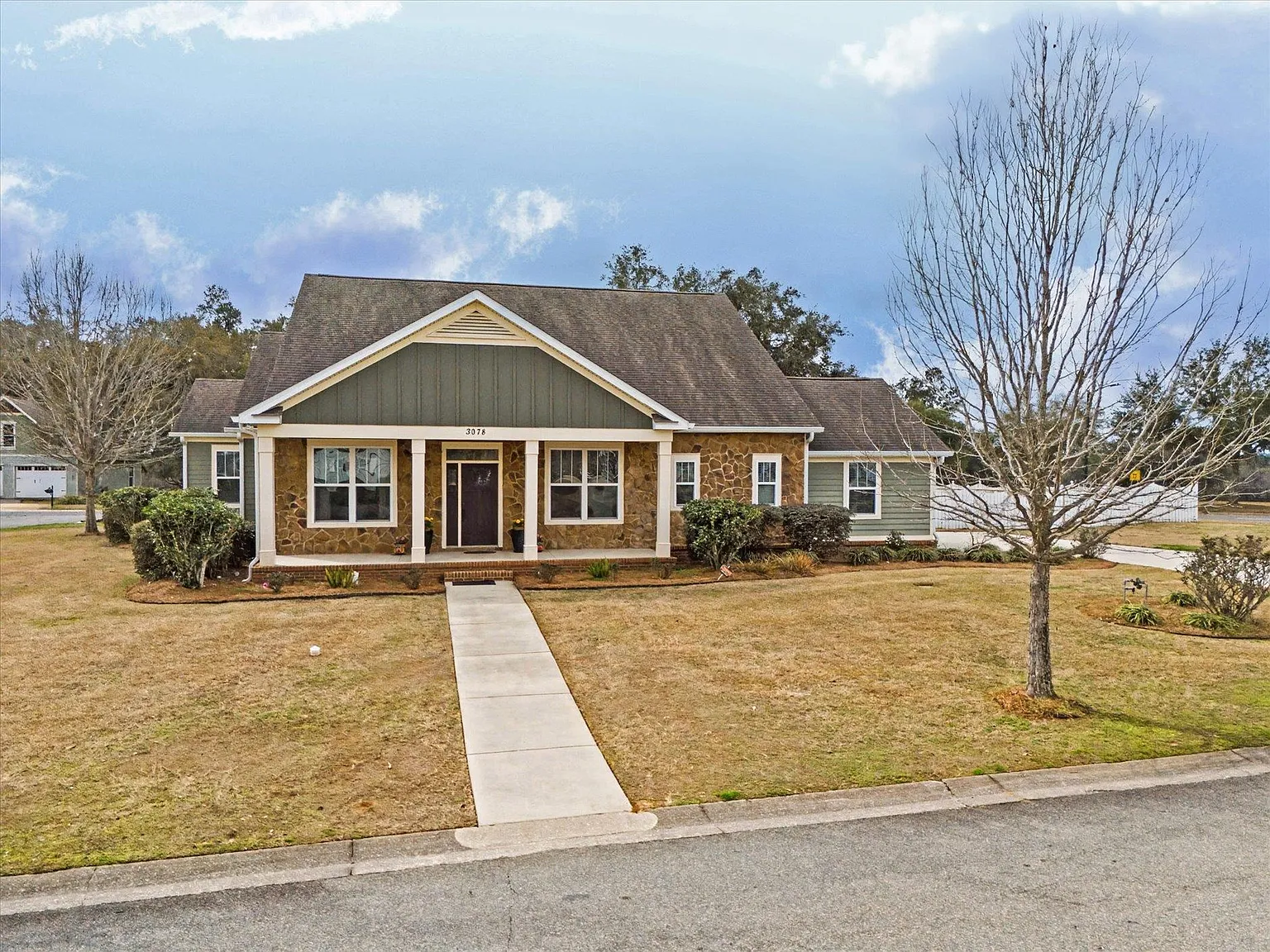 5 bed, 2869 sqft, $3,000 — Photo 3
