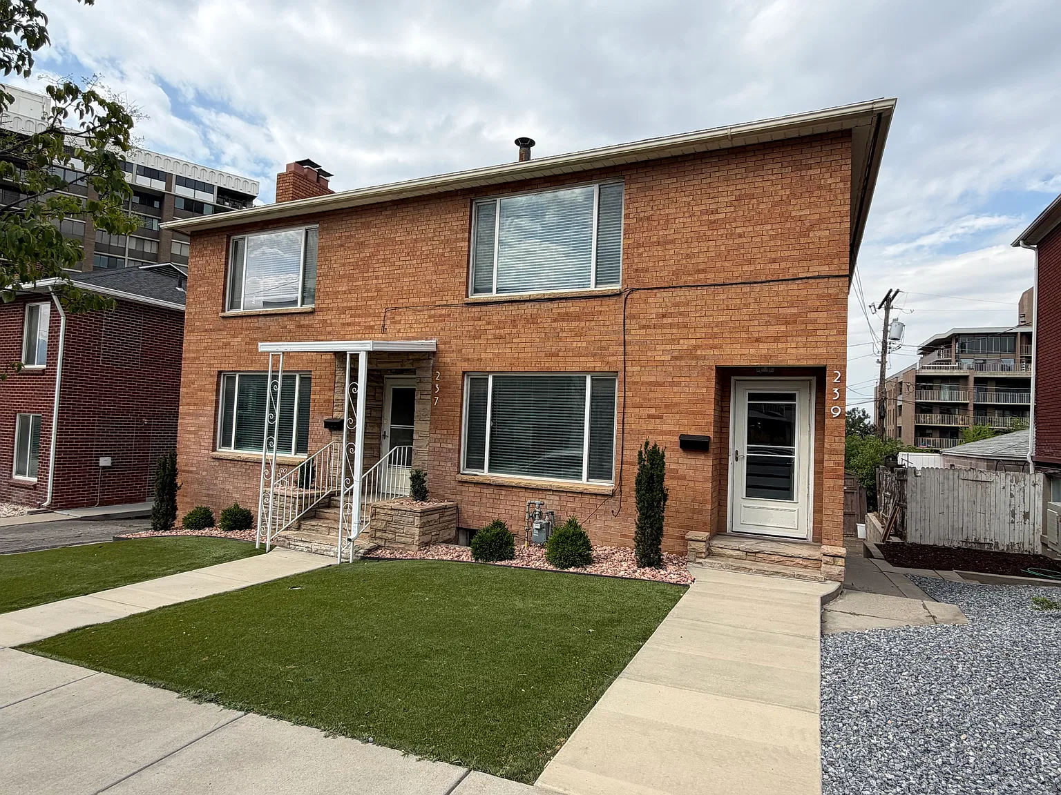 237 N Center St — Photo 1
