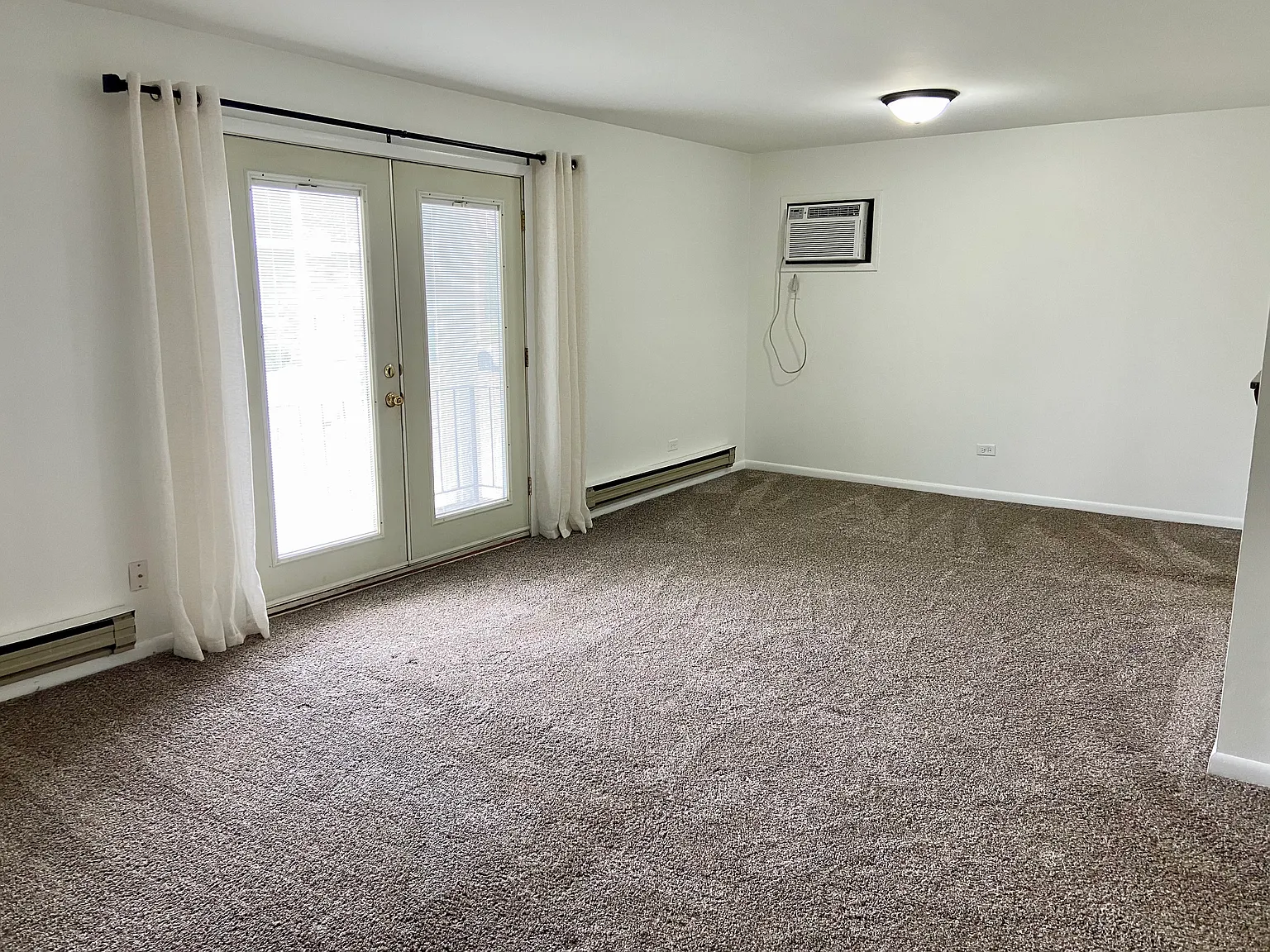 2 bed, $1,300 — Photo 1