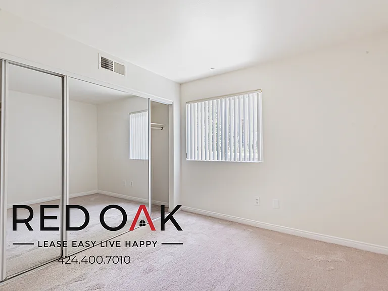 326 S Westlake Ave #102 — Photo 2