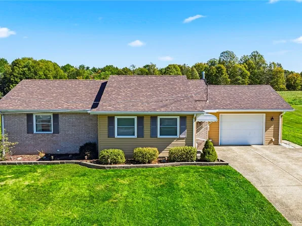 3908 Shi Mar Dr, Ashtabula, OH 44004