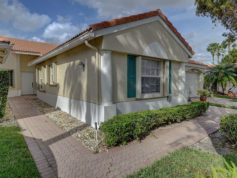 Home For Sale In Floral Lakes