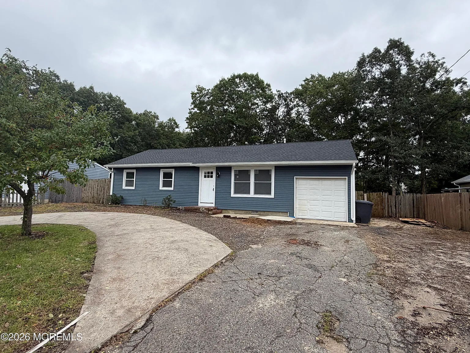 3 bed, 1.5 bath, 996 sqft, $3,100 — Photo 1