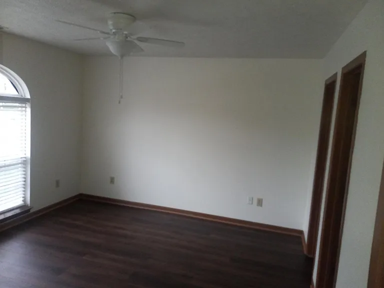 4075 Fair Oaks Dr — Photo 6