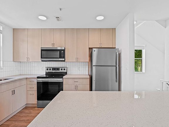 3rd image of 701 SW 104th Ter APT 102