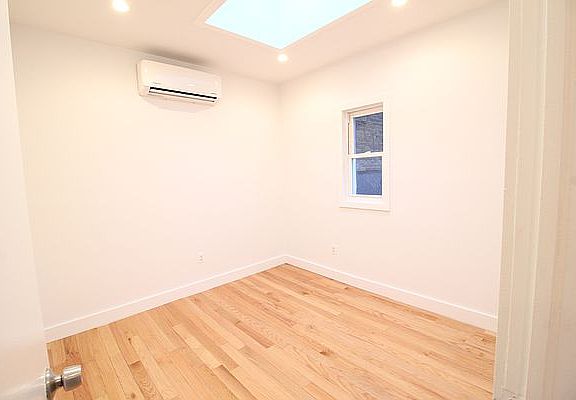 3rd image of 71 Utica Ave #1P