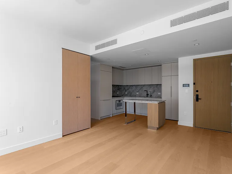 250 25th St #4C — Photo 4