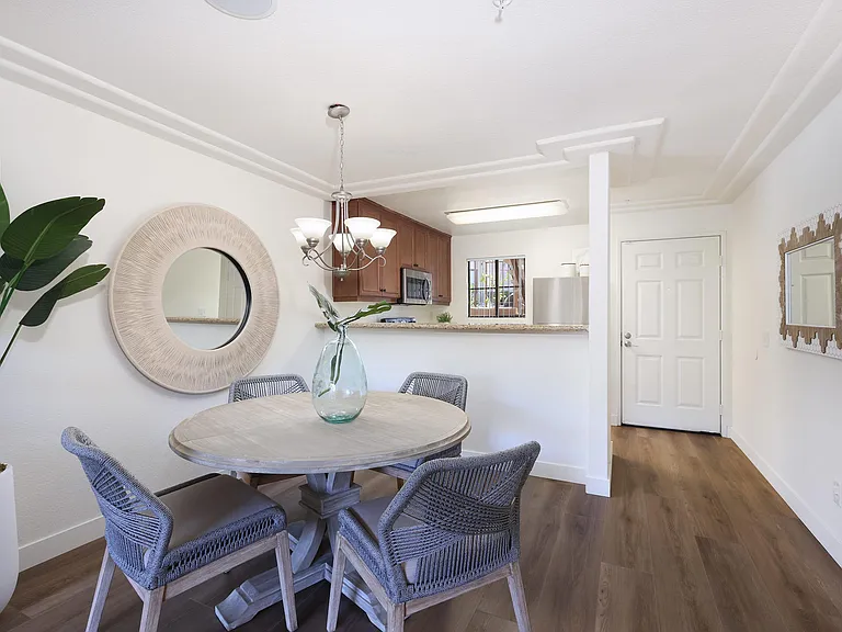 Shadowridge Park Apartments — Photo 33
