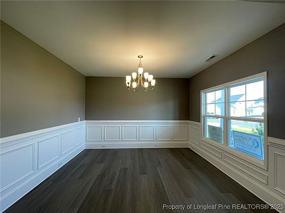 3rd image of 182 Ironbark Dr