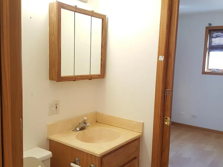 1339 W 31st Pl #2 — Photo 11