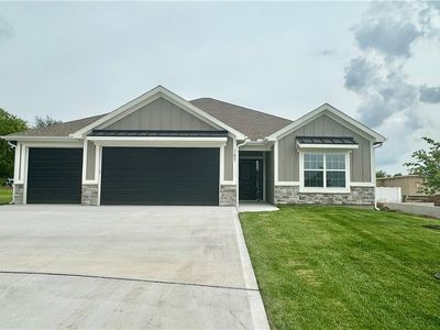 11807 E Ridgeview Ct, Peculiar, MO, 64078
