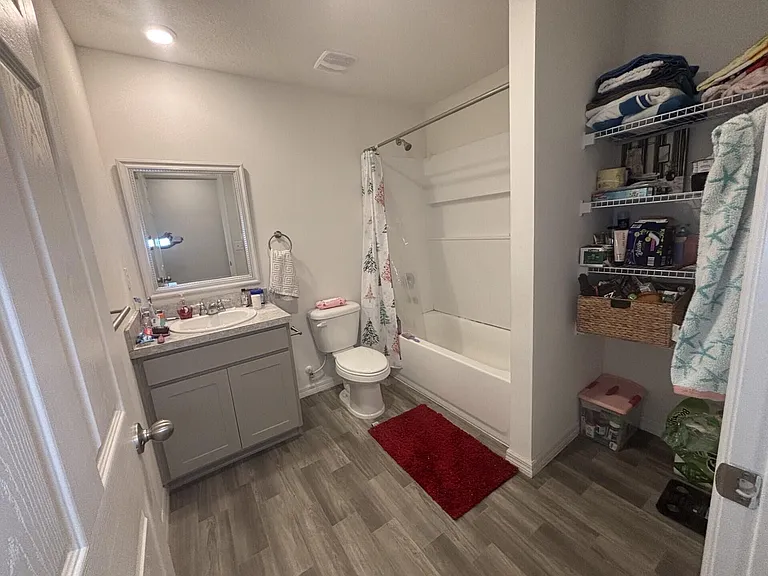 402 NE Mainsail St — Photo 15