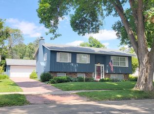 729 28th St NW, Rochester, MN 55901