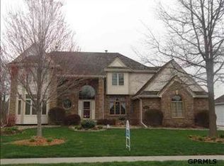 16616 Howard Cir, Omaha, NE 68118