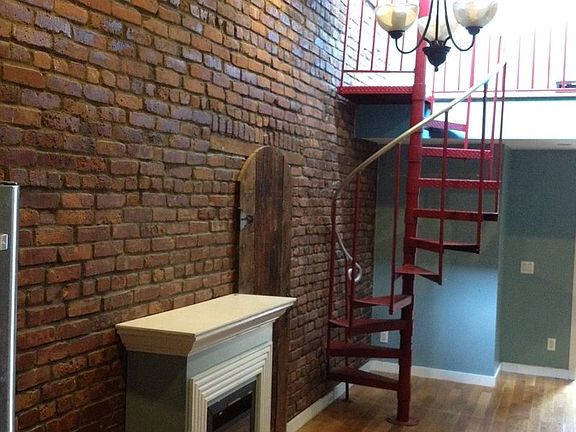 2nd image of 1341 Hancock St #30