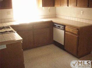 15791 Sandalwood Ln, Victorville, CA 92395