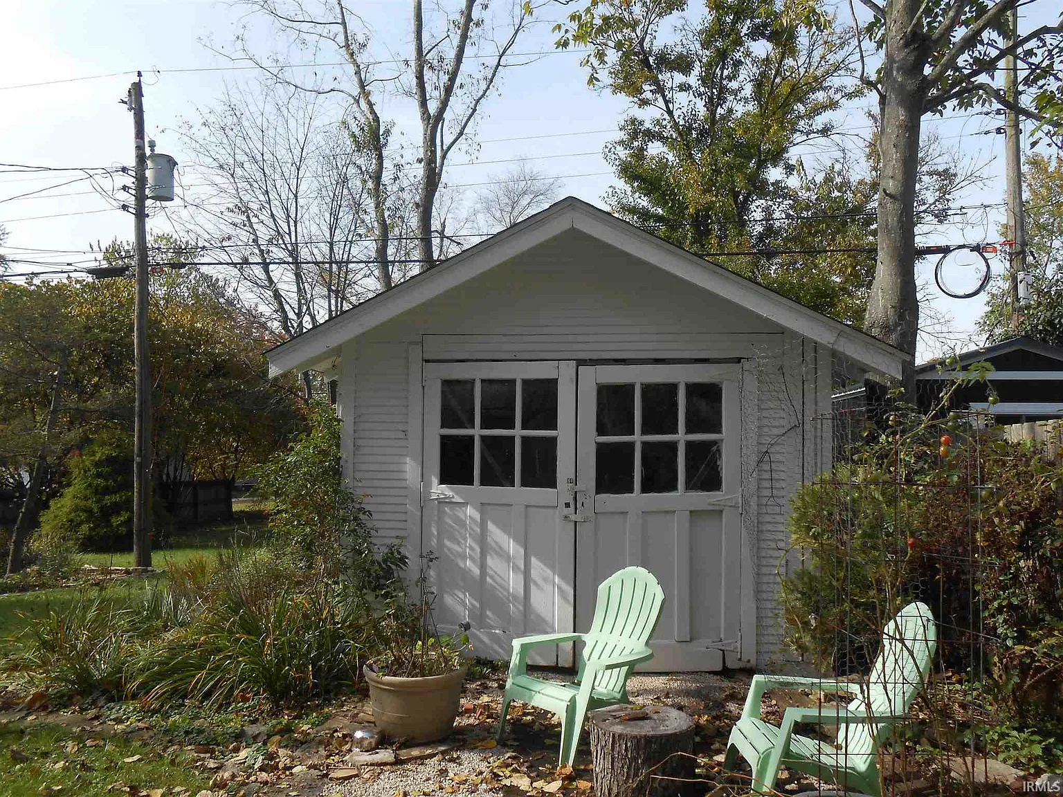 3 bed, 1.0 bath, 1072 sqft, $1,800 — Photo 3