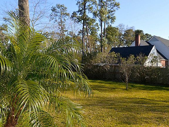 5th image of 717 Shore Acres Blvd