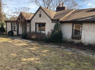 3021 N Woodridge Rd, Mountain Brook, AL 35223