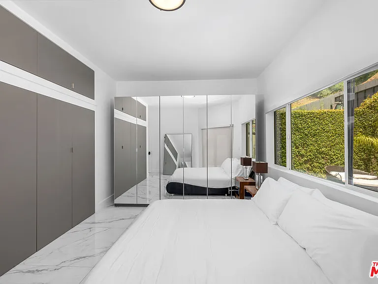 1750 N Beverly Glen Blvd — Photo 24